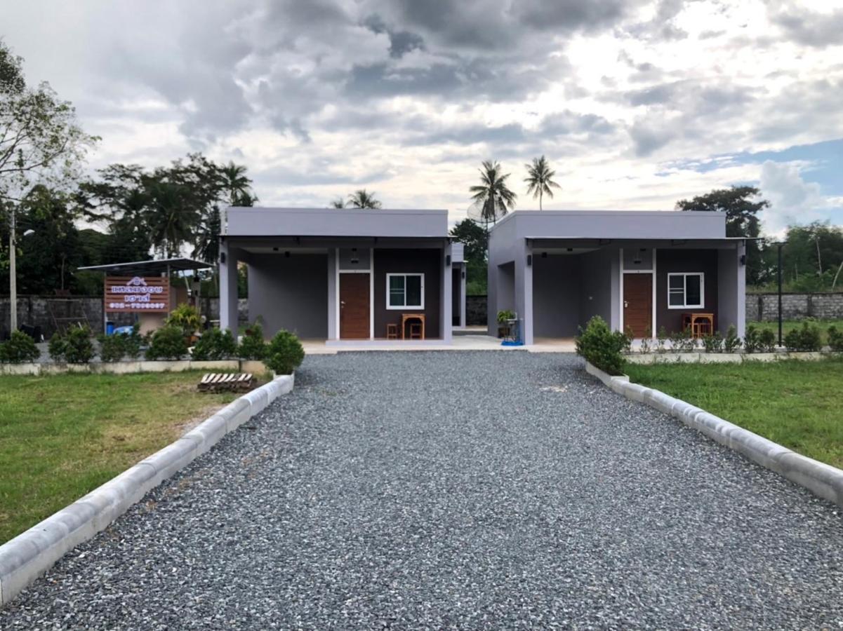 แหลมงอบเฮาส์ Laemngob House别墅 外观 照片
